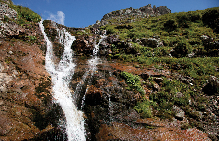 Cascada Obârşia Ialomiţei– Munţii Bucegi Dâmboviţa